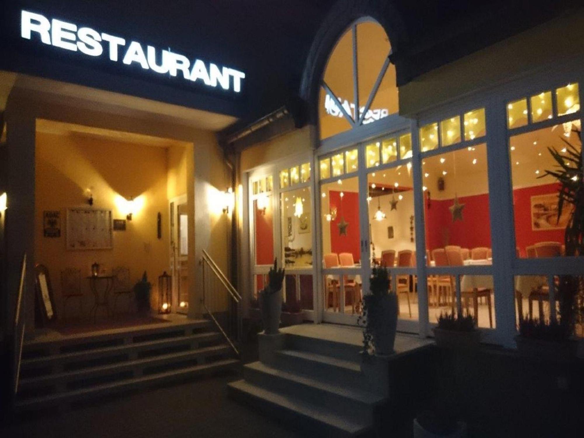 Hotel Goldbaechel Wachenheim an der Weinstraße Eksteriør billede